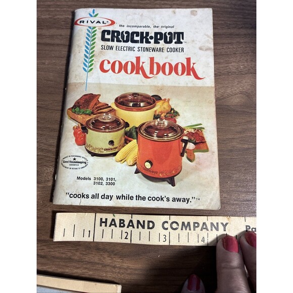 Vintage Rival Crock Pot Electric Stoneware Cooker Recipes Cookbook Cook Book - Picture 3 of 13